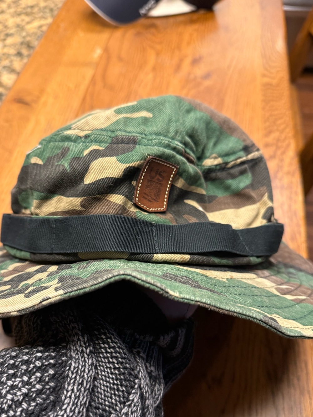 Camo Boonie Hat with Leather Patch size L/XL with strung under chin